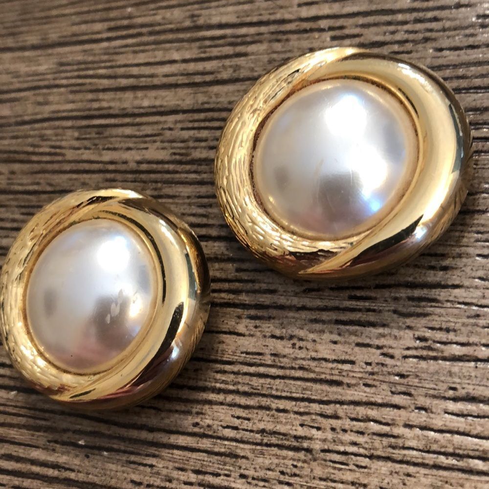 Vintage Goldtone & Faux Pearl Shoe Clips - Picture 4 of 12